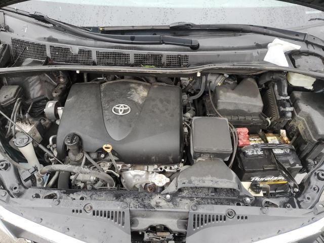 2018 Toyota Sienna LE