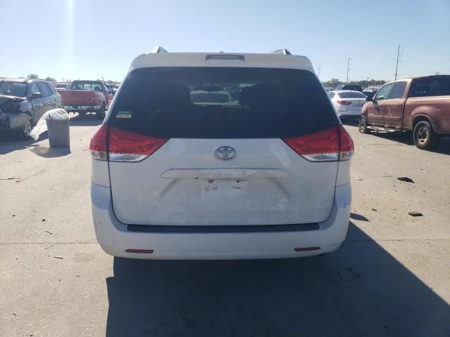 2013 Toyota Sienna LE