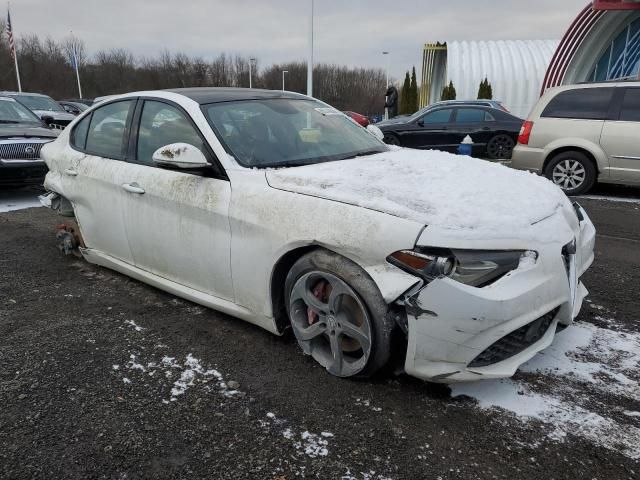 2018 Alfa Romeo Giulia Q4