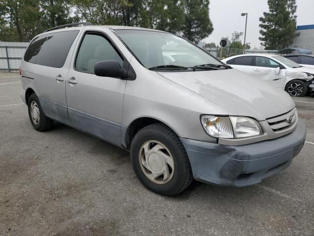 2002 Toyota Sienna LE