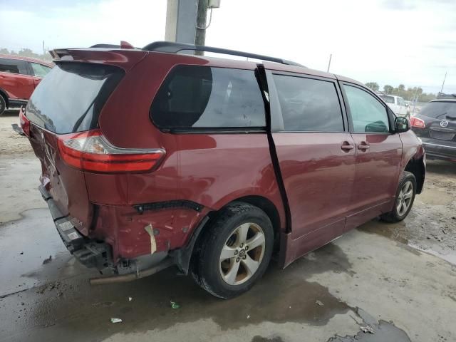 2018 Toyota Sienna LE