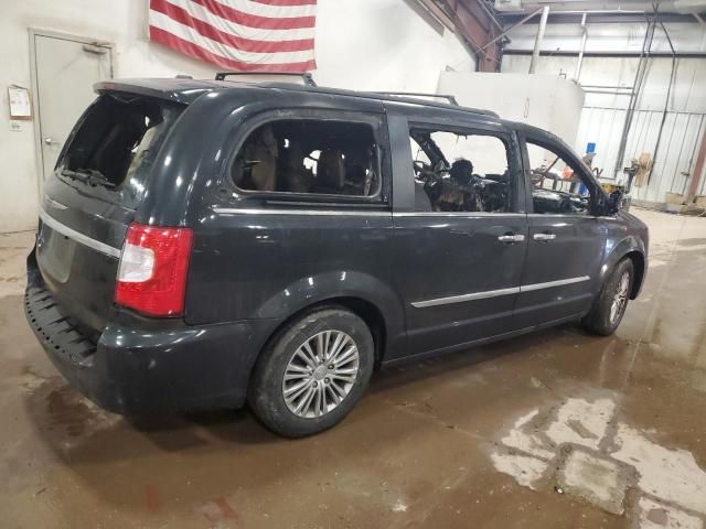 2013 Chrysler Town & Country Touring L