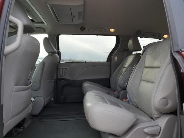 2016 Toyota Sienna XLE