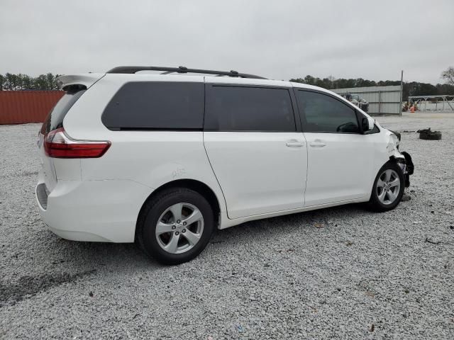 2017 Toyota Sienna LE