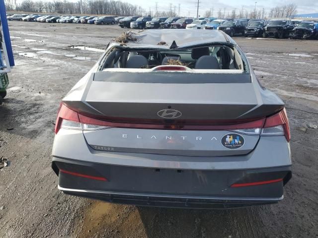 2024 Hyundai Elantra SE