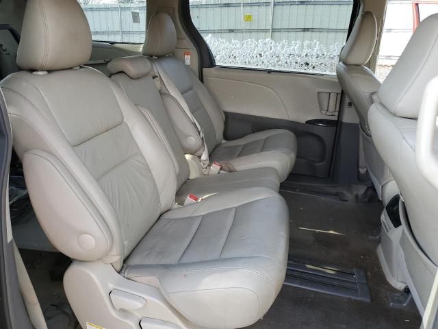 2016 Toyota Sienna XLE