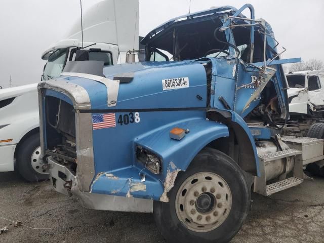 1996 Freightliner Conventional FLD112