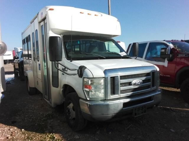 2016 Ford Econoline E350 Super Duty Cutaway Van