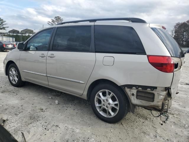 2004 Toyota Sienna XLE