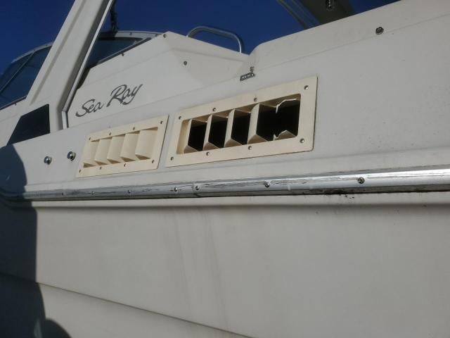 1987 Sea Ray Boat