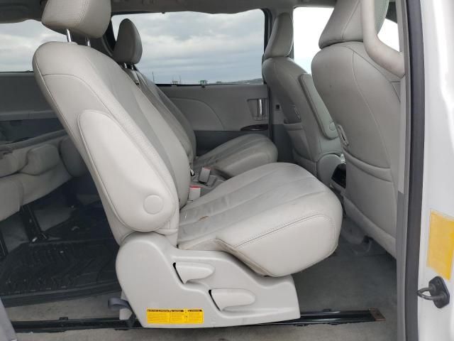 2014 Toyota Sienna XLE