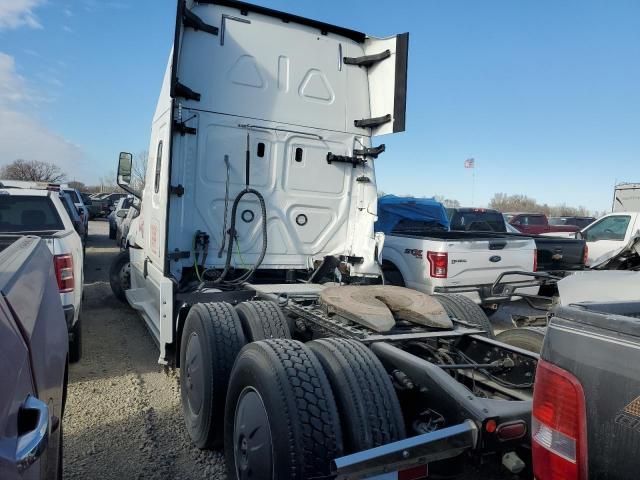 2019 Freightliner Cascadia 126