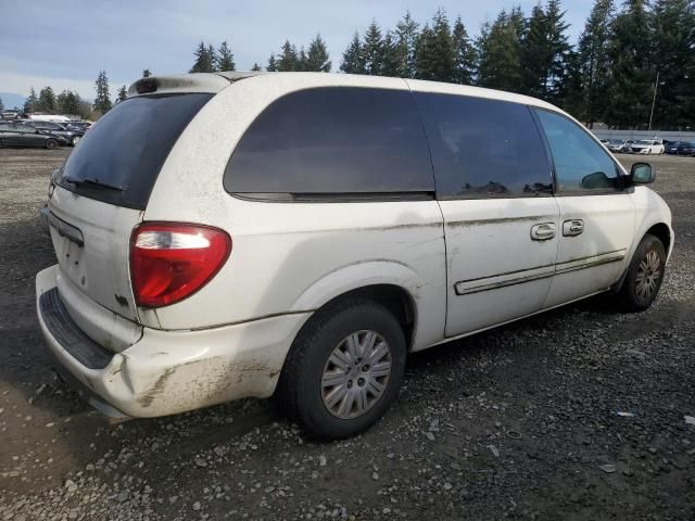 2005 Chrysler Town & Country LX