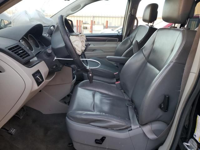 2010 Volkswagen Routan SE