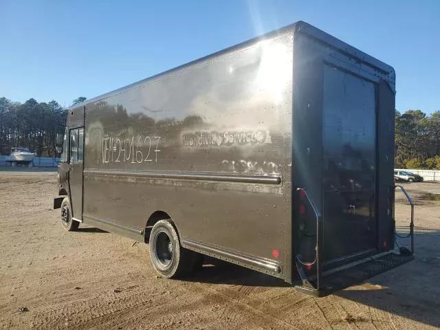 2009 Freightliner Chassis M Line WALK-IN Van