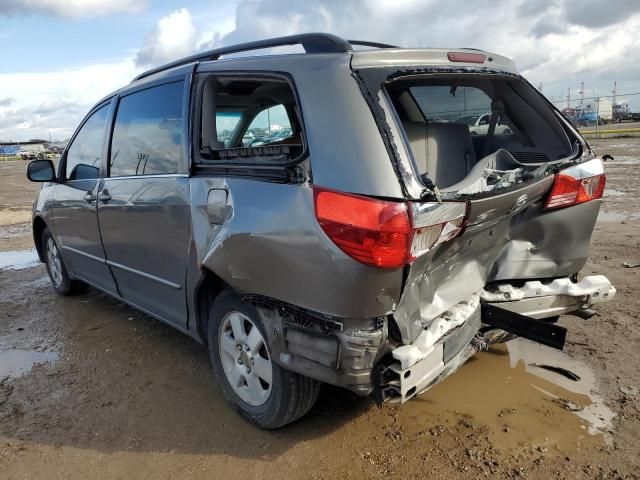 2004 Toyota Sienna CE