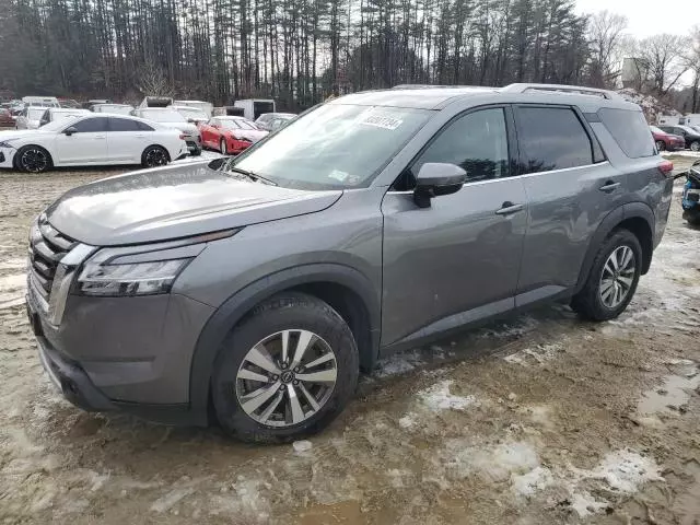 2022 Nissan Pathfinder SL