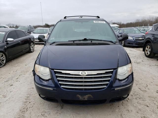 2005 Chrysler Town & Country Touring