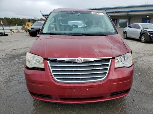 2010 Chrysler Town & Country LX