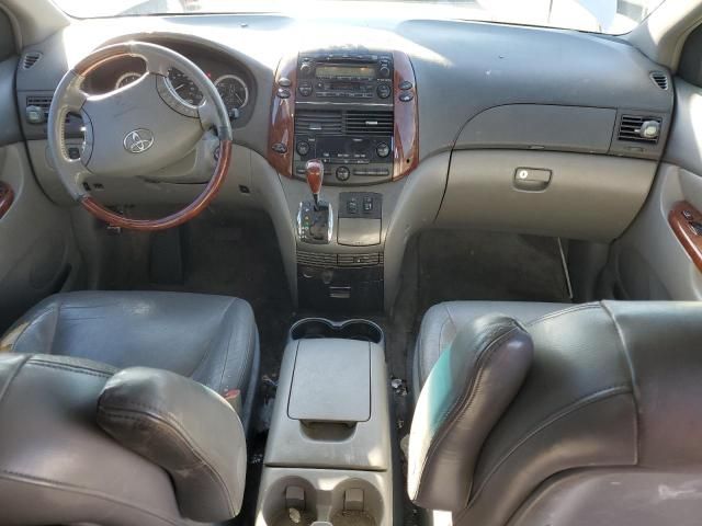 2005 Toyota Sienna XLE