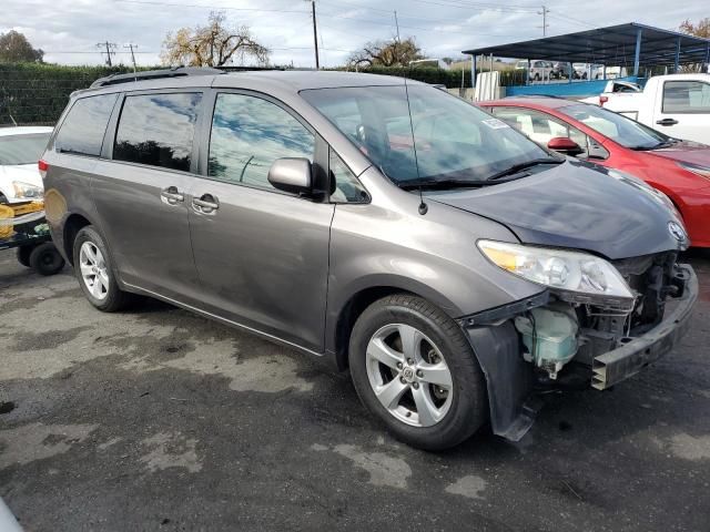 2014 Toyota Sienna LE