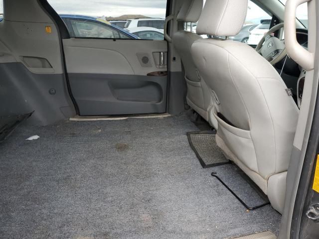 2011 Toyota Sienna XLE