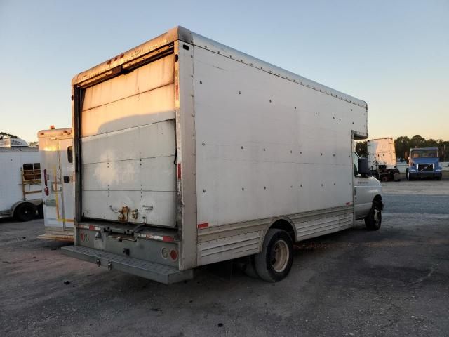 2006 Ford Econoline E450 Super Duty Cutaway Van