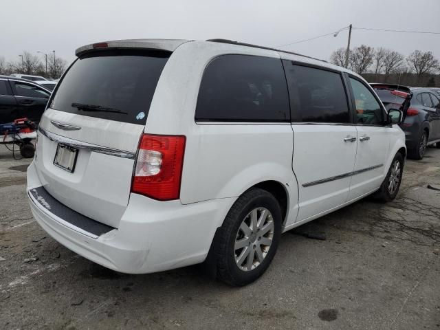 2016 Chrysler Town & Country Touring