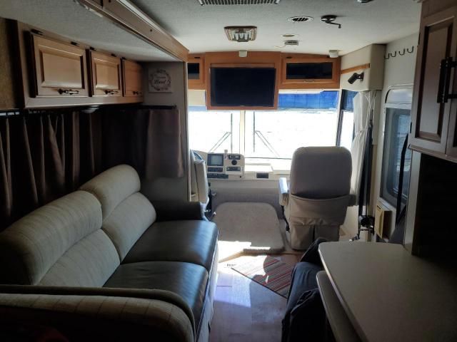 2005 Winnebago 2005 Workhorse Custom Chassis Motorhome Chassis W2