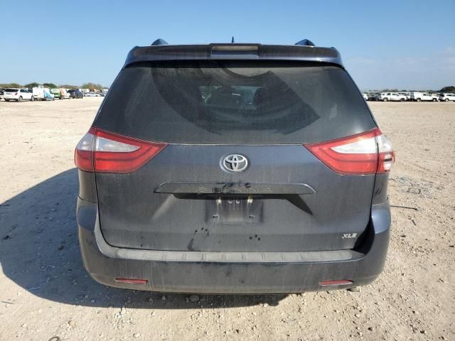 2019 Toyota Sienna XLE