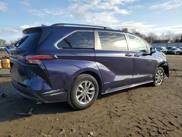 2021 Toyota Sienna LE