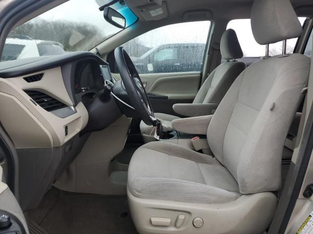 2015 Toyota Sienna LE