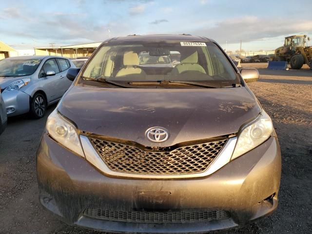 2014 Toyota Sienna LE