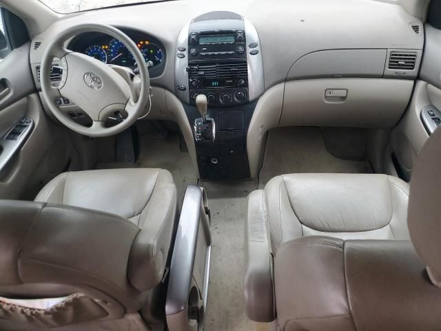 2008 Toyota Sienna LE