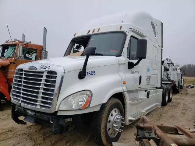 2014 Freightliner Cascadia 125