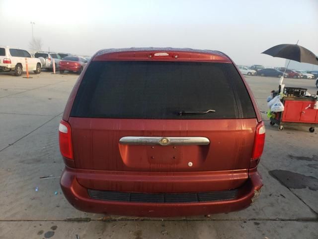 2007 Chrysler Town & Country LX