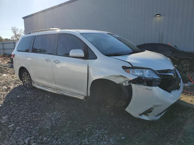 2018 Toyota Sienna XLE