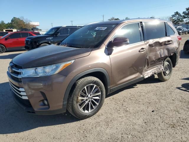 2019 Toyota Highlander SE