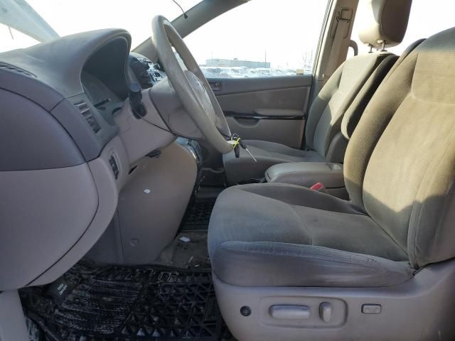 2005 Toyota Sienna LE