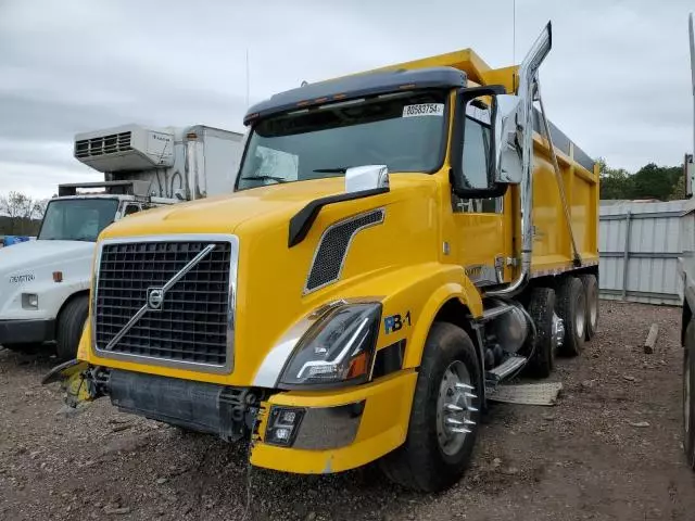 2014 Volvo VN VNL