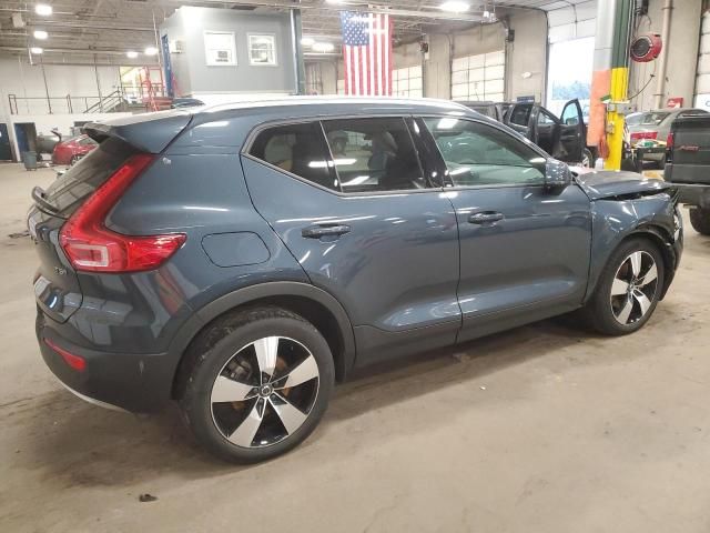 2021 Volvo XC40 T5 Momentum