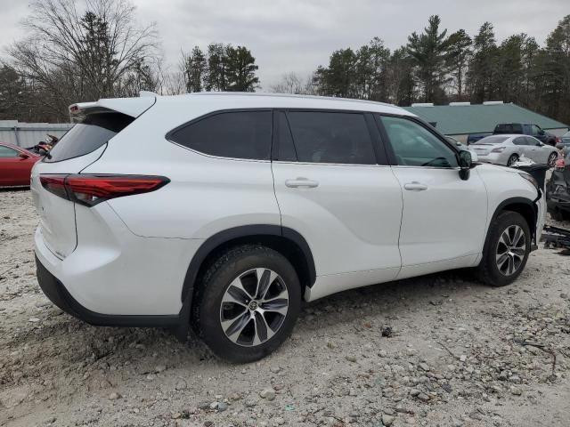 2022 Toyota Highlander XLE