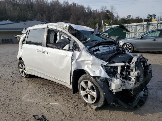 2017 Toyota Sienna LE