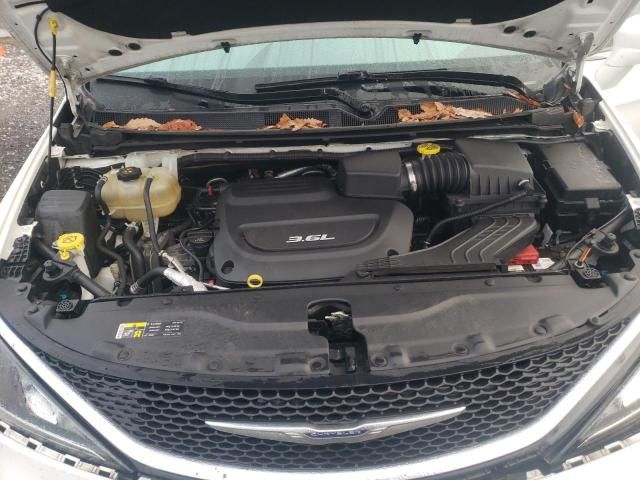 2017 Chrysler Pacifica Touring L