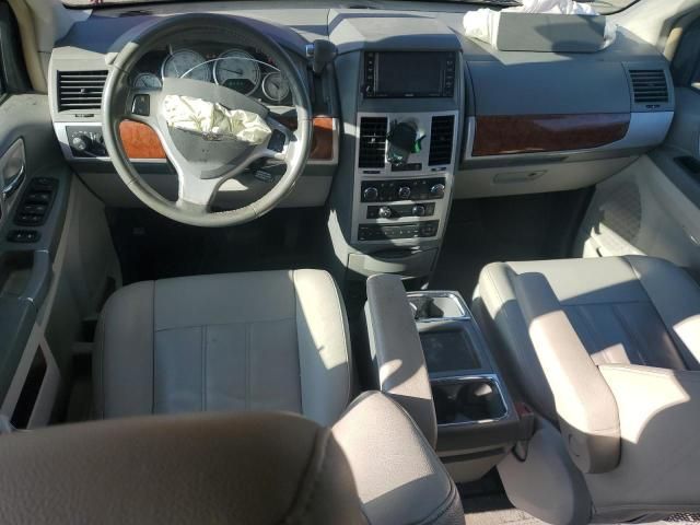 2009 Chrysler Town & Country Touring