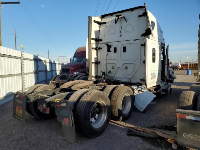 2016 Freightliner Cascadia 125