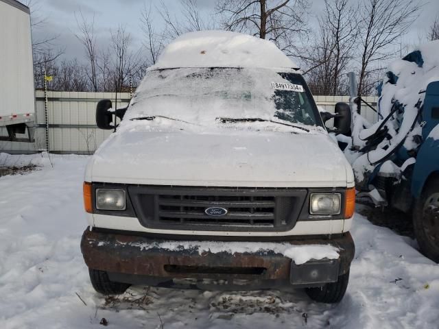 2004 Ford Econoline E350 Super Duty Cutaway Van