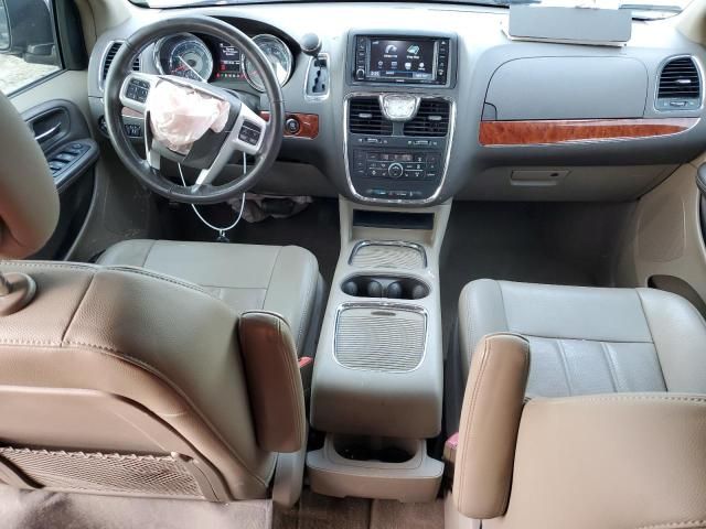 2015 Chrysler Town & Country Touring L