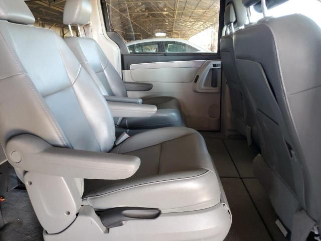 2012 Volkswagen Routan SE