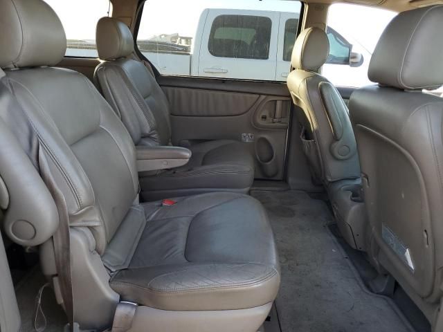 2004 Toyota Sienna XLE